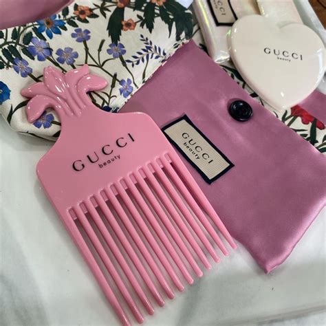 gucci beauty comb with pouch